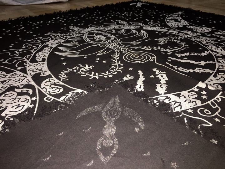 Altar Cloth Triple Moon Goddess Silver Witchcraft Alter Tarot Spread Top Cloth Wiccan Square Spiritual 24 by 24 Sacred Cloth (Triple Moon Goddess Silver Gold)