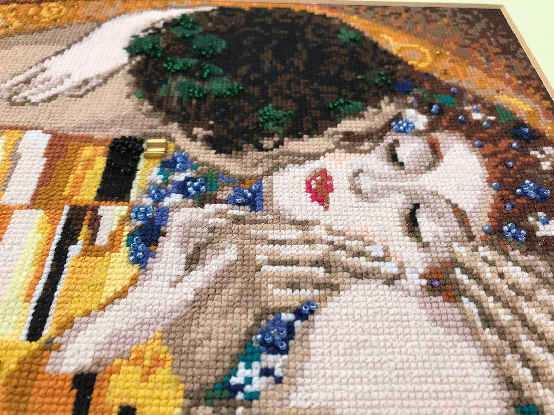 1170 The Kiss After G. Klimt&#39;s Painting