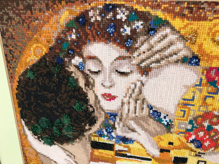 1170 The Kiss After G. Klimt&#39;s Painting
