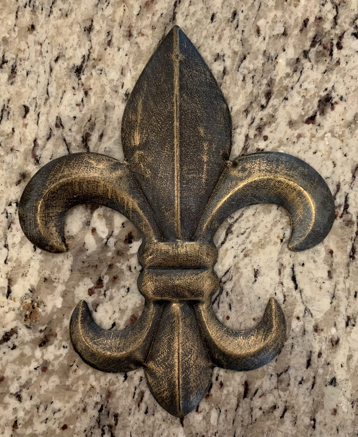 8 Metal Fleur De Lis Wall Plaque/Art with hanger - Rustic Creole Tuscan Decor (Weathered Bronze)
